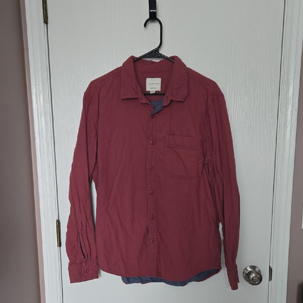 AMERICAN EAGLE | Men's Burgandy Button Down